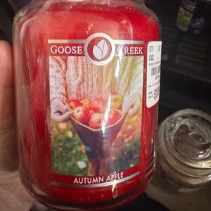 Goose Creek Red Autumn Apple Candle